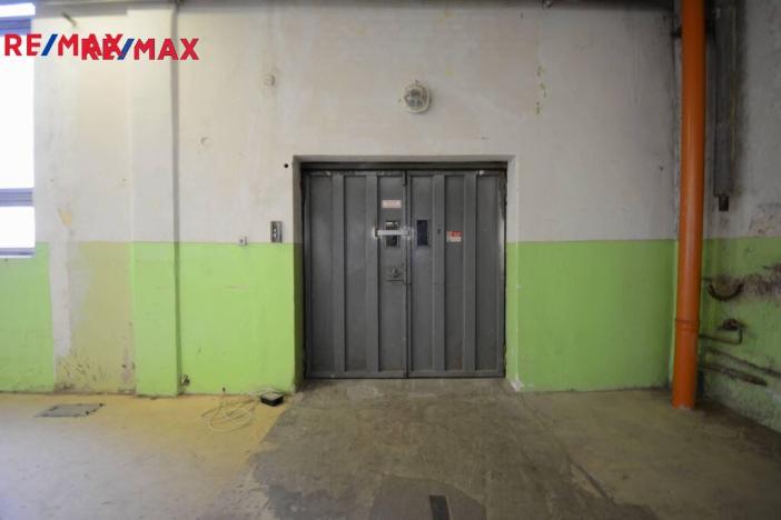 Pronájem skladu, Černožice, Sehnoutkova, 2756 m2