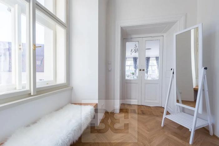 Pronájem bytu 1+kk, Praha - Malá Strana, Cihelná, 47 m2