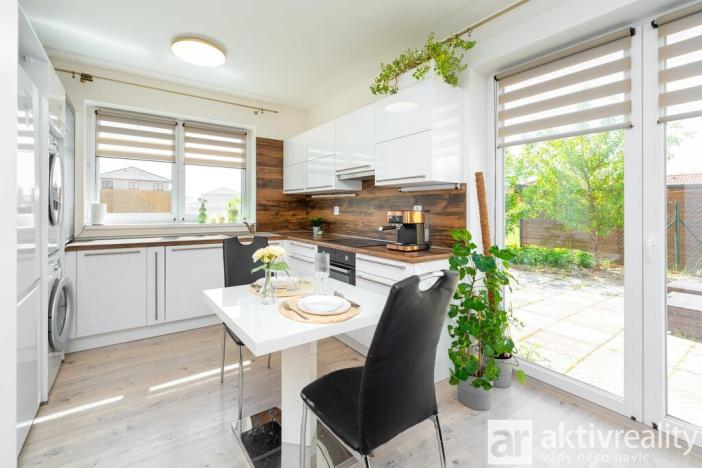 Prodej bytu 4+kk, Polerady, 74 m2