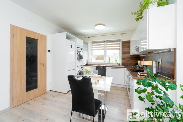 Prodej bytu 4+kk, Polerady, 74 m2