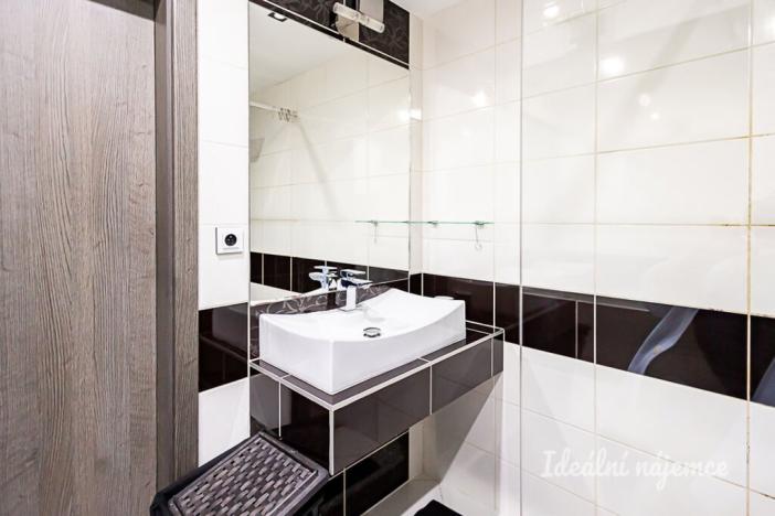 Pronájem bytu 2+kk, Praha - Letňany, Kopřivnická, 42 m2