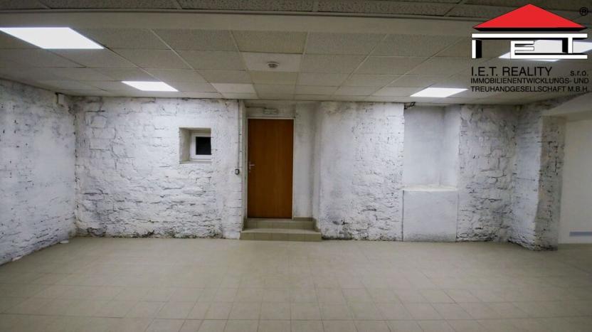 Pronájem skladu, Frýdek-Místek - Frýdek, Nádražní, 160 m2