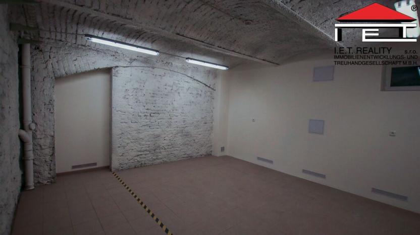 Pronájem skladu, Frýdek-Místek - Frýdek, Nádražní, 160 m2