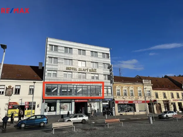 Pronájem obchodního prostoru, Třebíč - Vnitřní Město, Karlovo nám., 219 m2