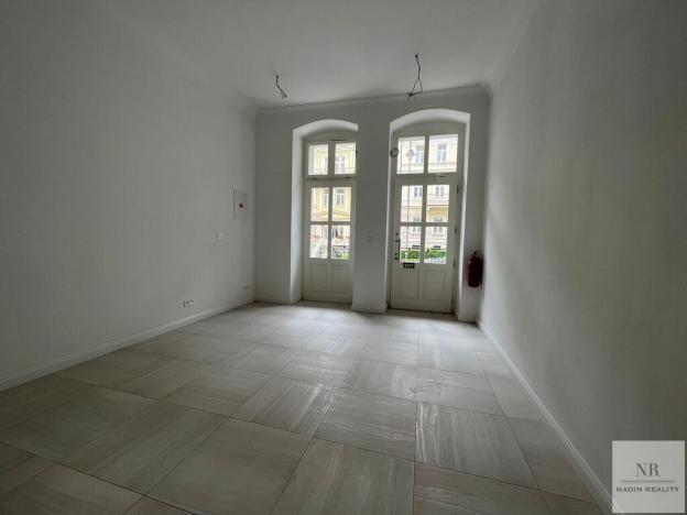 Pronájem obchodního prostoru, Karlovy Vary, Sadová, 60 m2