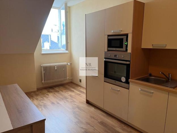 Prodej bytu 5+1, Karlovy Vary, Jaltská, 151 m2