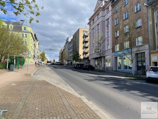 Prodej obchodního prostoru, Karlovy Vary, nám. 17. listopadu, 56 m2