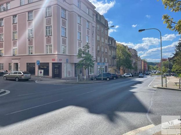 Prodej obchodního prostoru, Karlovy Vary, nám. 17. listopadu, 56 m2