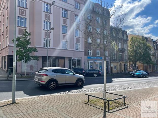 Prodej obchodního prostoru, Karlovy Vary, Majakovského, 35 m2