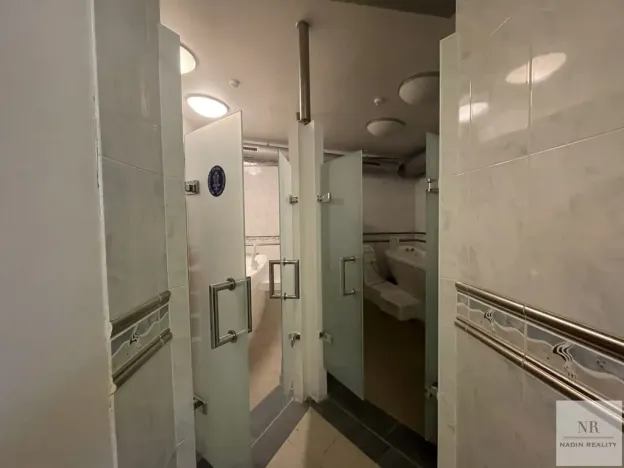 Pronájem obchodního prostoru, Karlovy Vary, Divadelní náměstí, 200 m2
