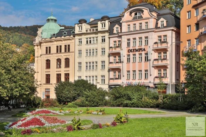 Pronájem obchodního prostoru, Karlovy Vary, Divadelní náměstí, 241 m2