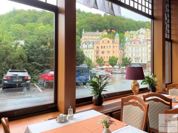 Pronájem obchodního prostoru, Karlovy Vary, Divadelní náměstí, 241 m2