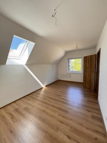 Prodej bytu 5+kk, Praha - Běchovice, Pplk. Nováčka, 140 m2