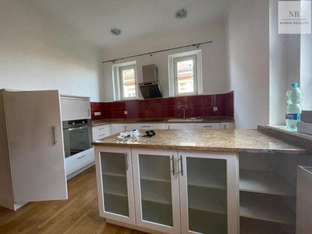 Prodej vily, Karlovy Vary, Myslbekova, 318 m2