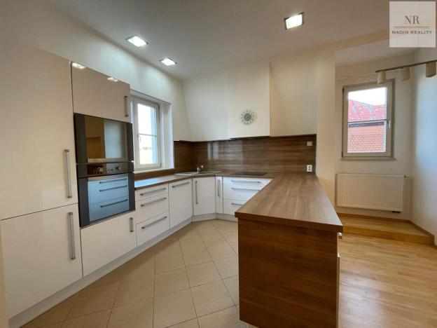 Prodej vily, Karlovy Vary, Myslbekova, 318 m2