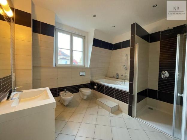 Prodej vily, Karlovy Vary, Myslbekova, 318 m2