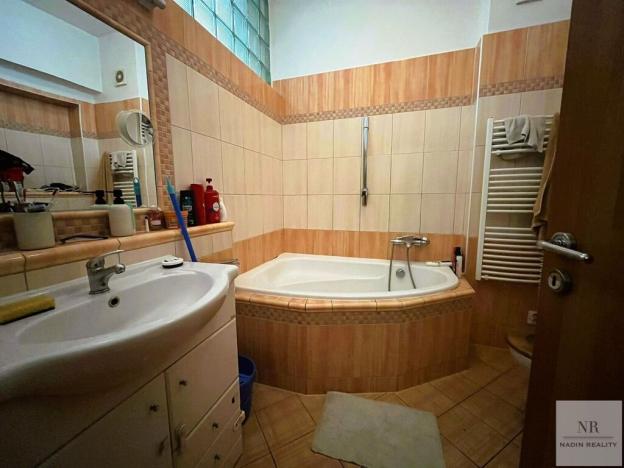 Prodej bytu 3+1, Karlovy Vary, Sokolovská, 112 m2