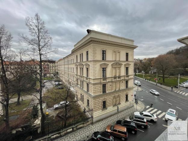 Prodej bytu 3+1, Praha - Smíchov, Petřínská, 102 m2