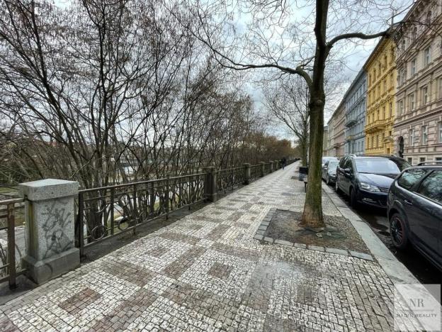 Prodej bytu 3+1, Praha - Smíchov, Petřínská, 102 m2