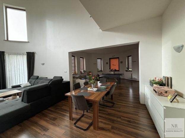 Prodej rodinného domu, Nová Role - Mezirolí, 348 m2