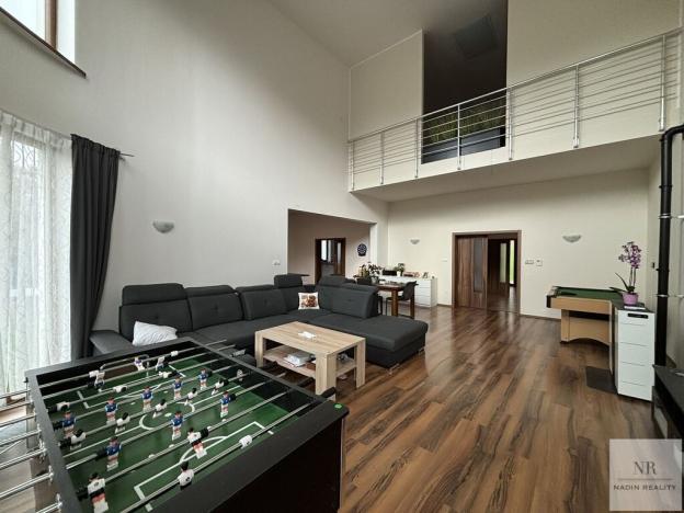 Prodej rodinného domu, Nová Role - Mezirolí, 348 m2