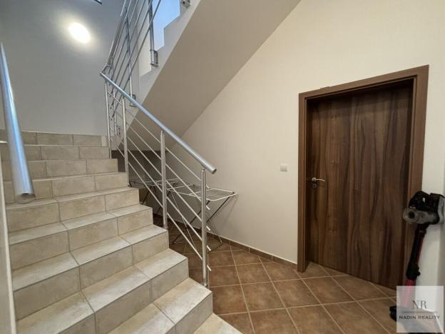 Prodej rodinného domu, Nová Role - Mezirolí, 348 m2