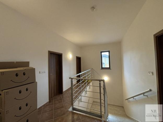 Prodej rodinného domu, Nová Role - Mezirolí, 348 m2