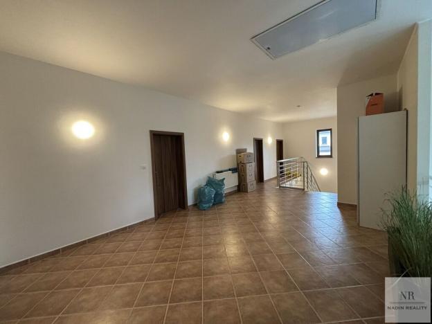 Prodej rodinného domu, Nová Role - Mezirolí, 348 m2