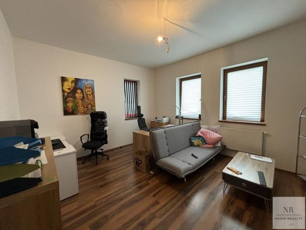 Prodej rodinného domu, Nová Role - Mezirolí, 348 m2