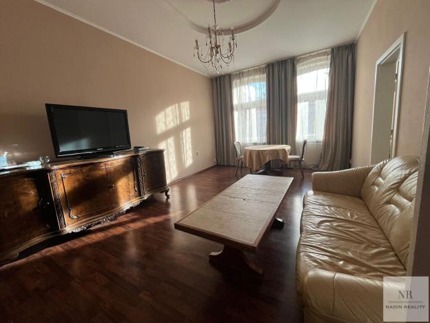 Prodej bytu 4+1, Karlovy Vary, Bulharská, 125 m2