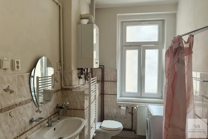 Prodej bytu 4+1, Karlovy Vary, Bulharská, 125 m2