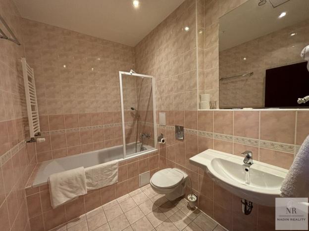 Prodej ubytování, Karlovy Vary, Západní, 2600 m2