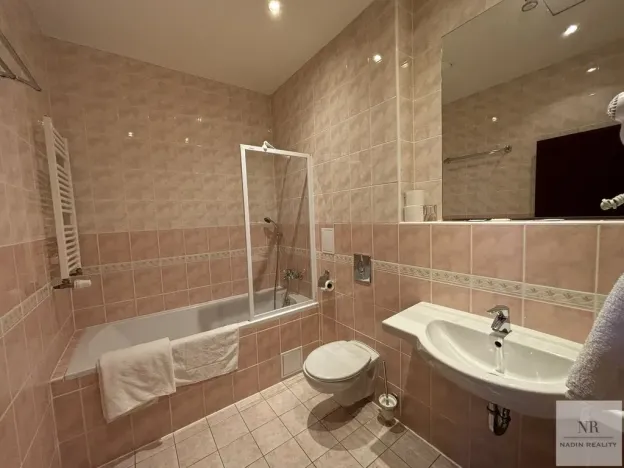 Prodej ubytování, Karlovy Vary, Západní, 2600 m2