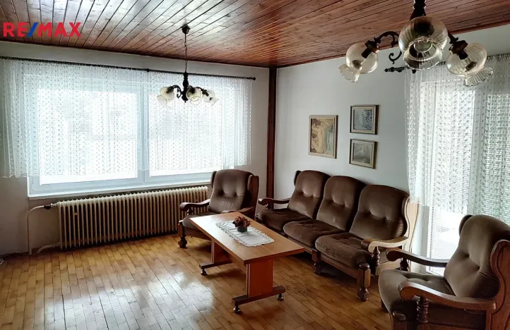 Prodej rodinného domu, Petrohrad, 151 m2