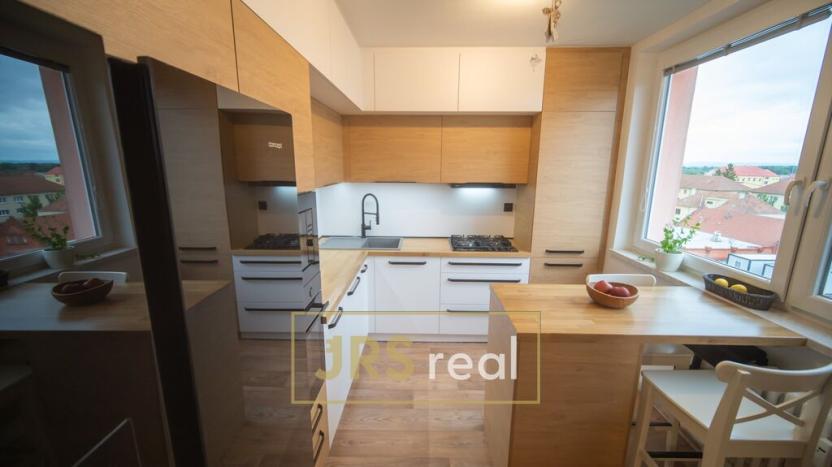 Prodej bytu 3+1, Veselí nad Moravou, náměstí Míru, 74 m2