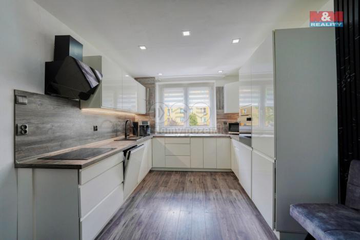 Prodej bytu 2+1, Ostrov, Šafaříkova, 55 m2