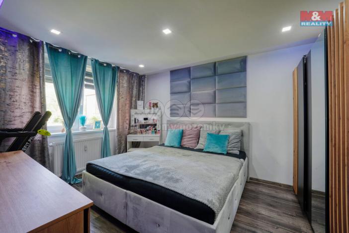 Prodej bytu 2+1, Ostrov, Šafaříkova, 55 m2