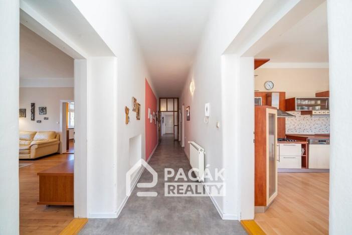 Prodej rodinného domu, Tršice, 1000 m2