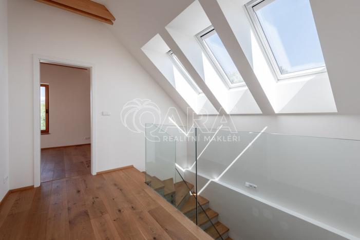 Prodej rodinného domu, Statenice, Nad Vinicí, 270 m2