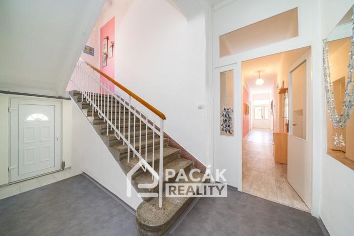 Prodej výrobních prostor, Tršice, 1000 m2