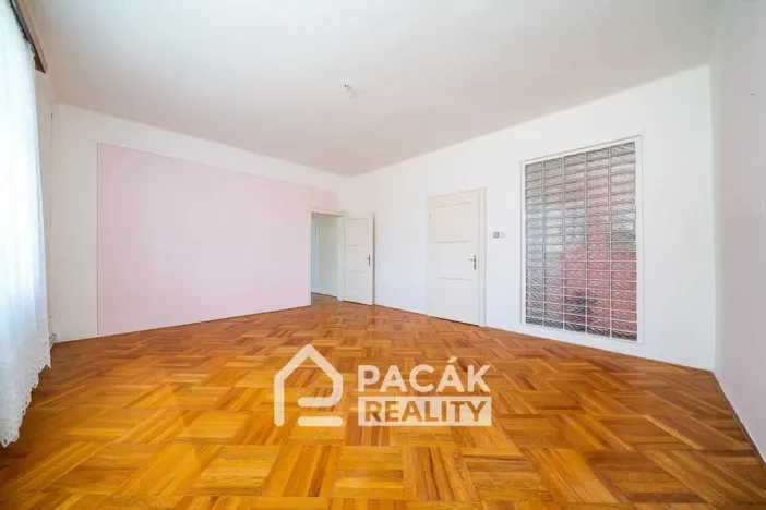 Prodej výrobních prostor, Tršice, 1000 m2