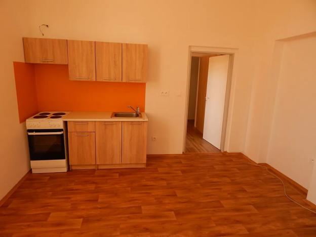 Pronájem bytu 2+kk, Úpice, Regnerova, 47 m2