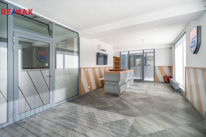 Prodej komerční nemovitosti, Karlovy Vary, 1967 m2