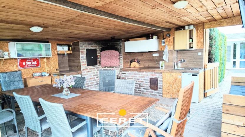 Prodej vícegeneračního domu, Žatec, Chomutovská, 300 m2