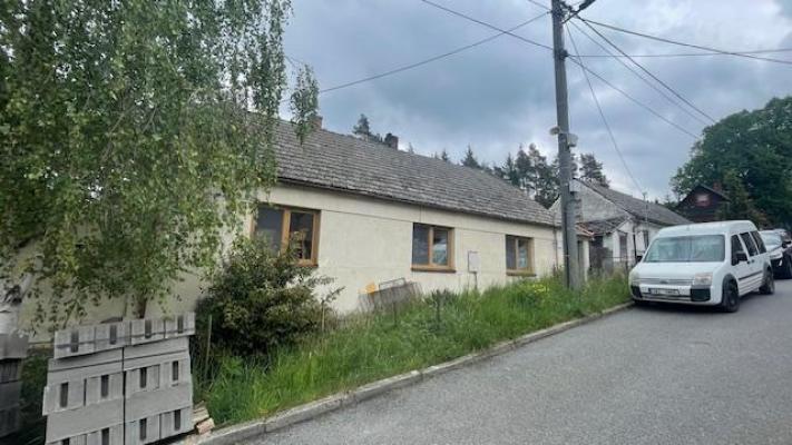 Prodej rodinného domu, Ostrov u Macochy