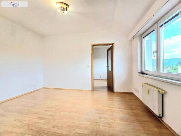 Pronájem bytu 2+kk, Dobřichovice, Za Parkem, 35 m2