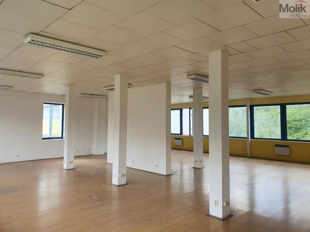 Pronájem komerční nemovitosti, Korozluky, 400 m2