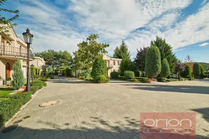 Pronájem rodinného domu, Praha - Nebušice, Nebušická, 243 m2