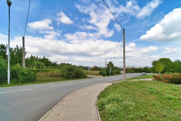 Prodej komerčního pozemku, Brno, Ořechovská, 2693 m2