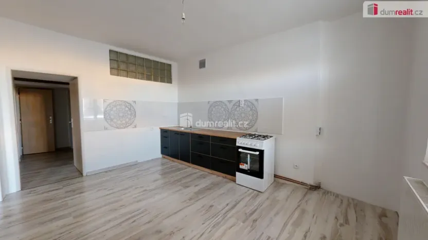 Pronájem bytu 2+1, Opava - Město, Dolní náměstí, 76 m2